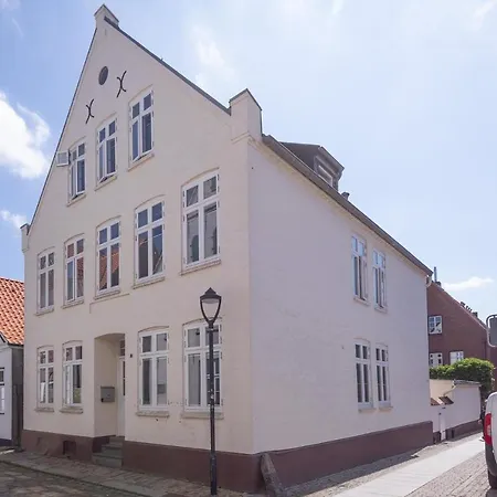 Apartmenthaus Theodor Storm - Unter Sternen 胡苏姆